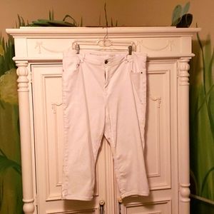 White Capri Plus Size Jeans